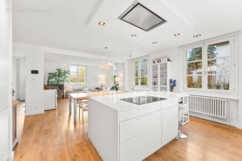 Maison à DIVONNE-LES-BAINS