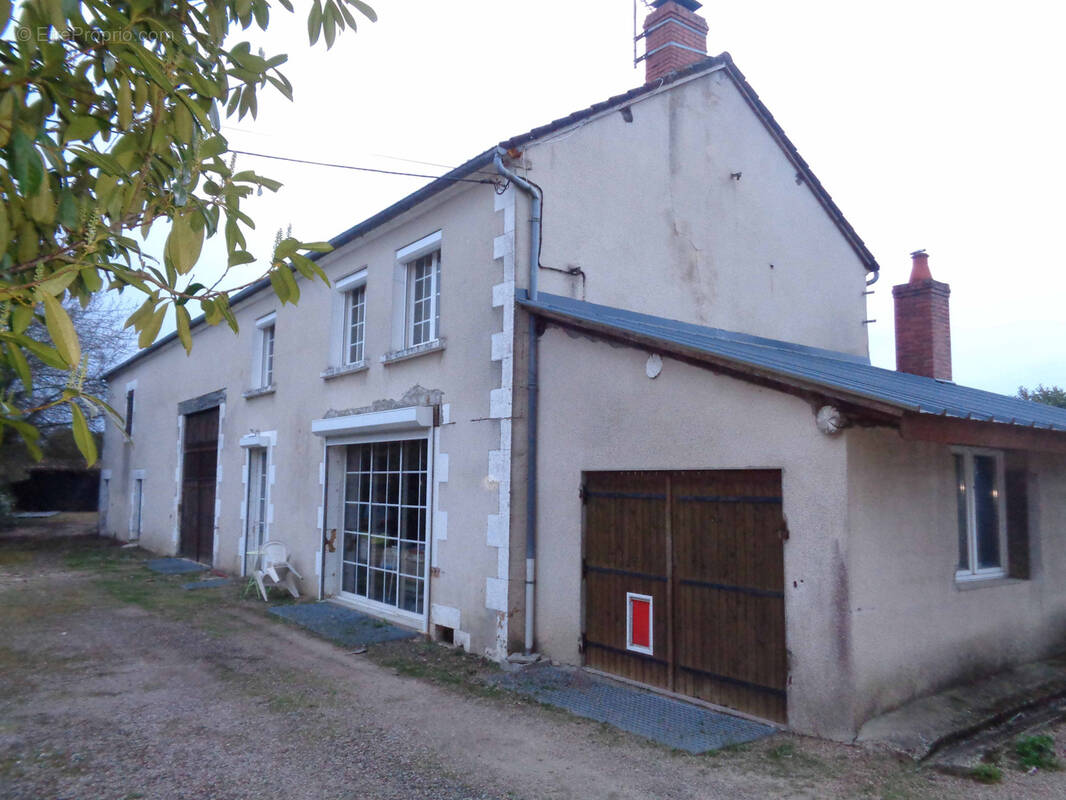 Maison à MONTIGNY-AUX-AMOGNES