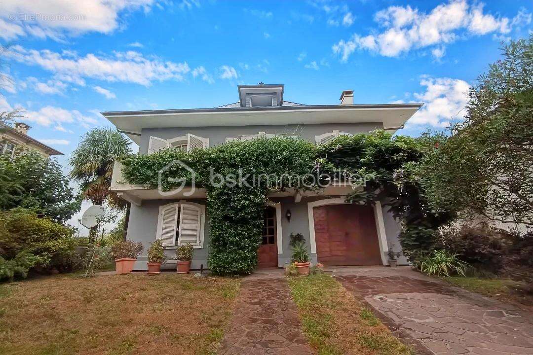 Maison à OLORON-SAINTE-MARIE