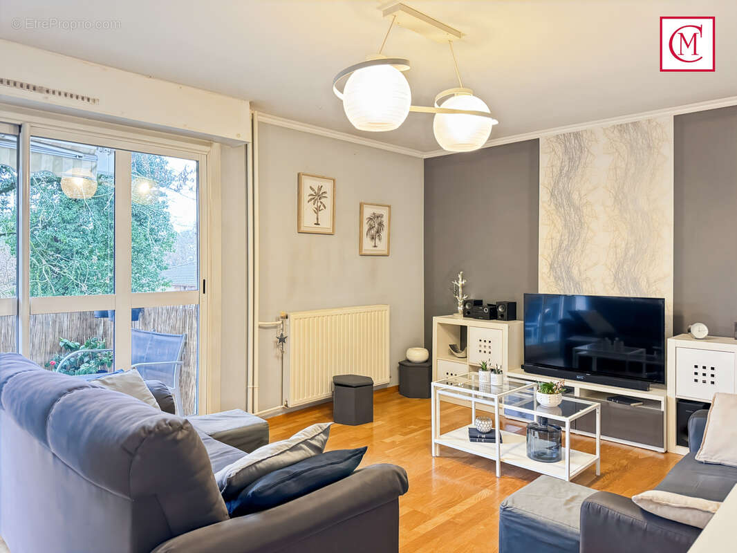 Appartement à MEYLAN