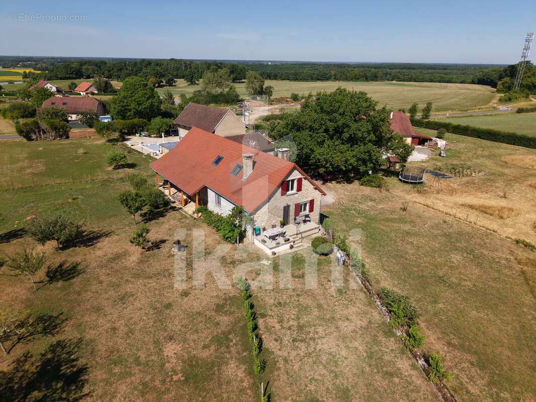 Maison en pierre 127 m2, annexes aménageables 250 m2 , garages, atelier sur terrain clos et arboré de 4 000m2 - photo 20