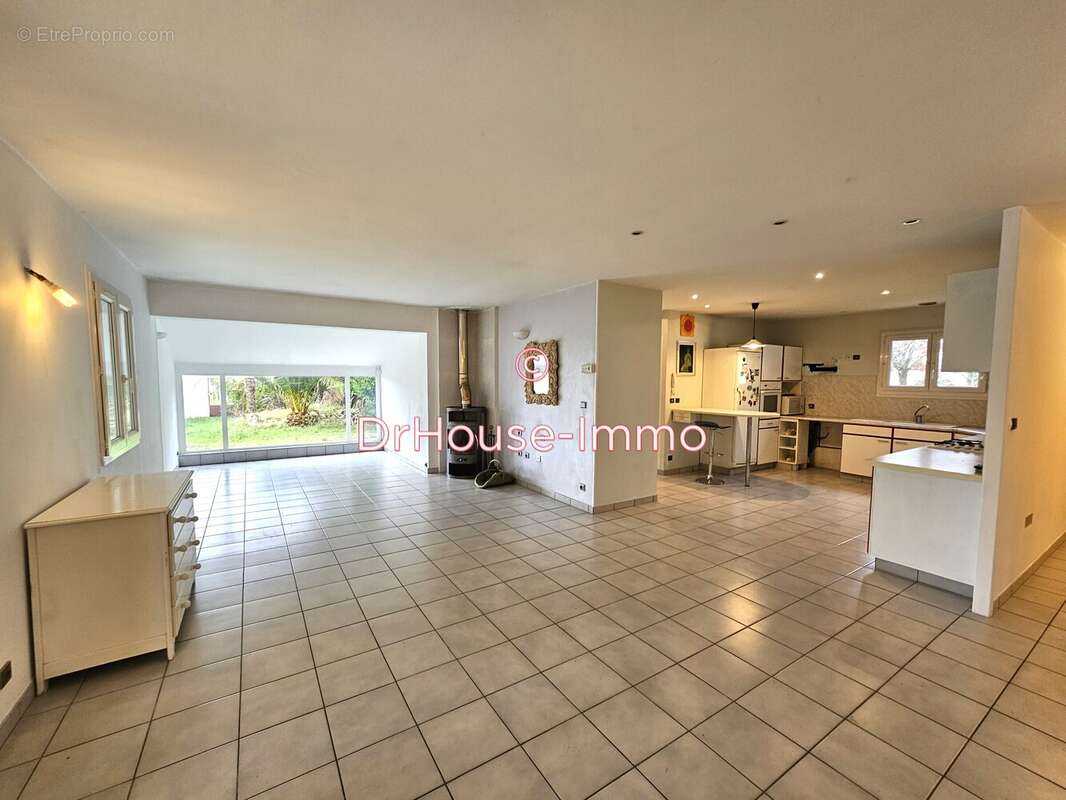 Maison à SAINT-GENES-DE-BLAYE