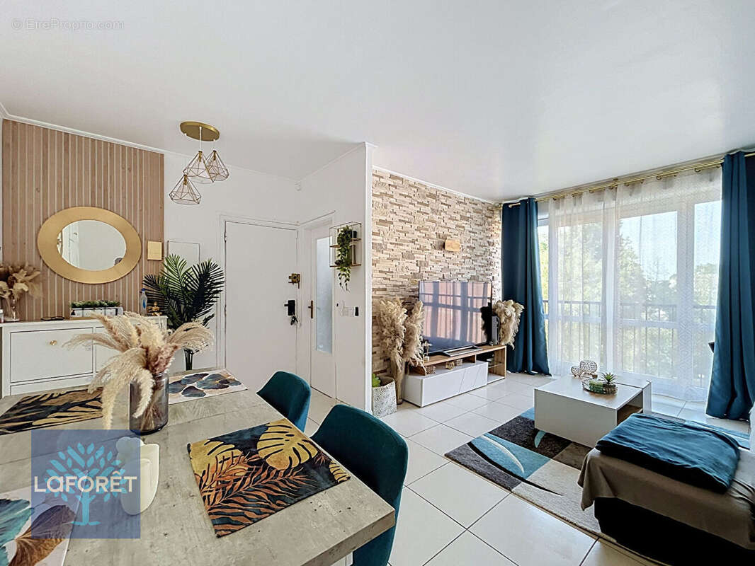 Appartement Corbeil Essonnes 3 pièces 63.64 m2 - photo 2