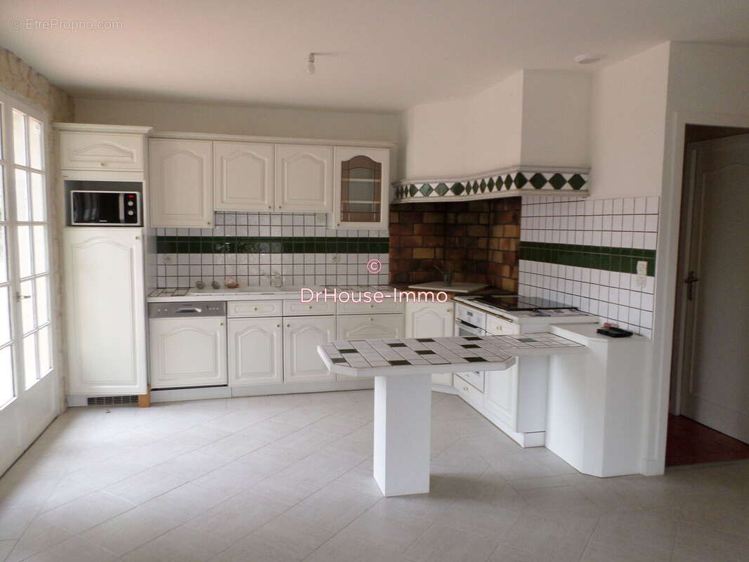 Maison à SAINT-YRIEIX-SUR-CHARENTE