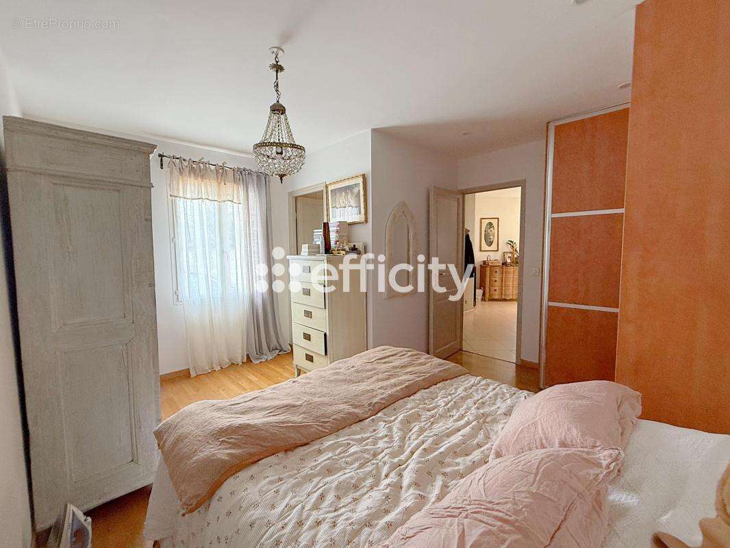 Maison à NANS-LES-PINS