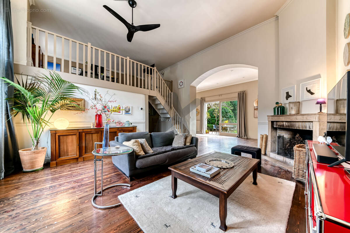 Appartement à SAINTE-FOY-LES-LYON