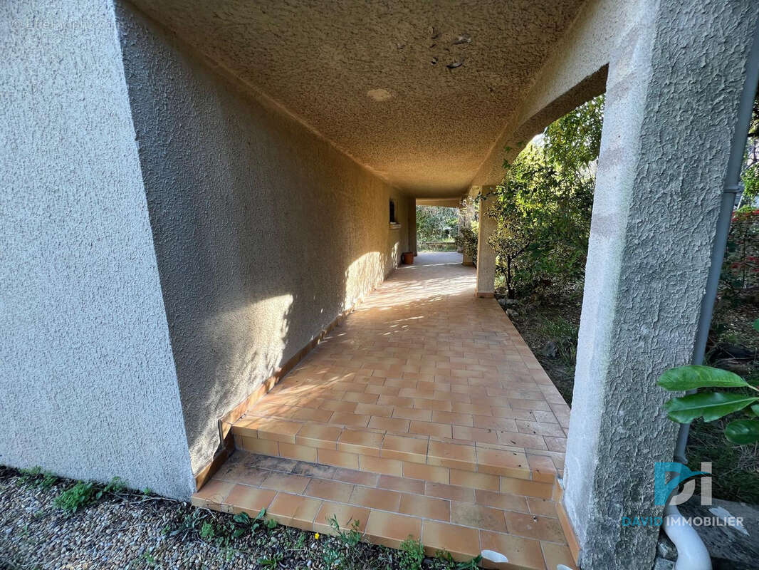 Bassan : grande villa de 233 m2 sur terrain de 1082 m2 en cours de rénovation - photo 14