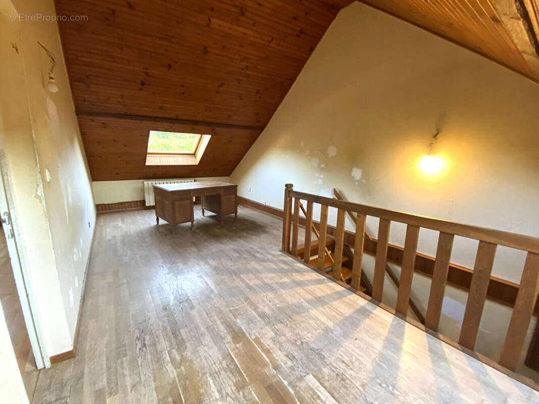 Maison à LA CELLE-SAINT-CYR