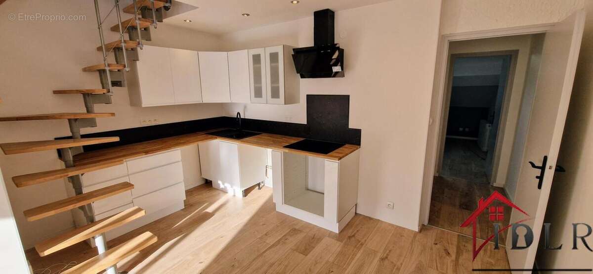 Appartement à AVANNE-AVENEY