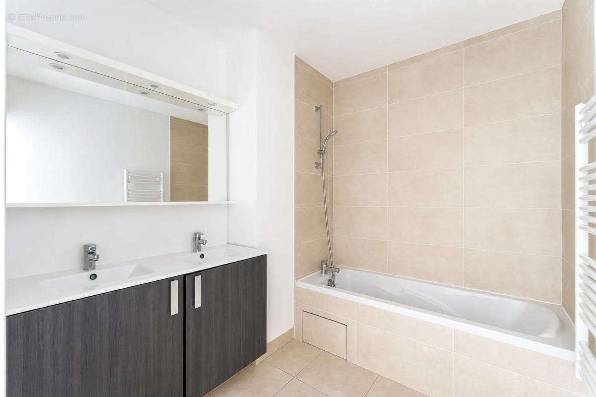 Appartement T4 lumineux avec balcon à Bassens - photo 12