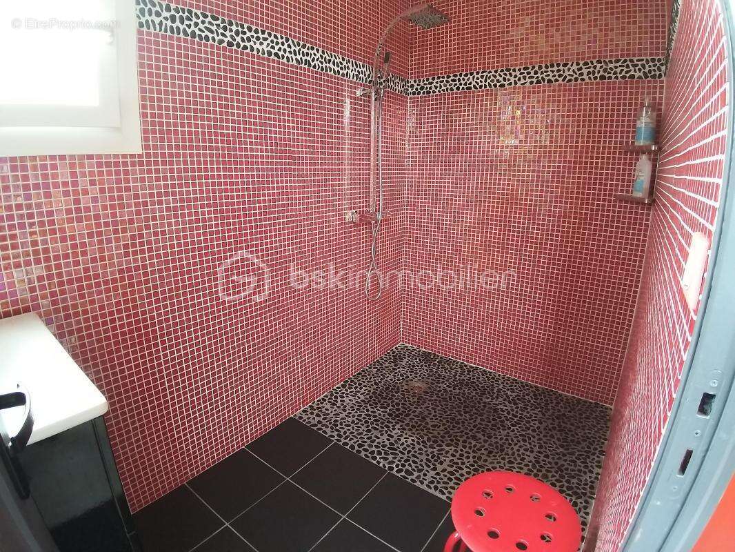 Maison à SAUGNAC-ET-CAMBRAN