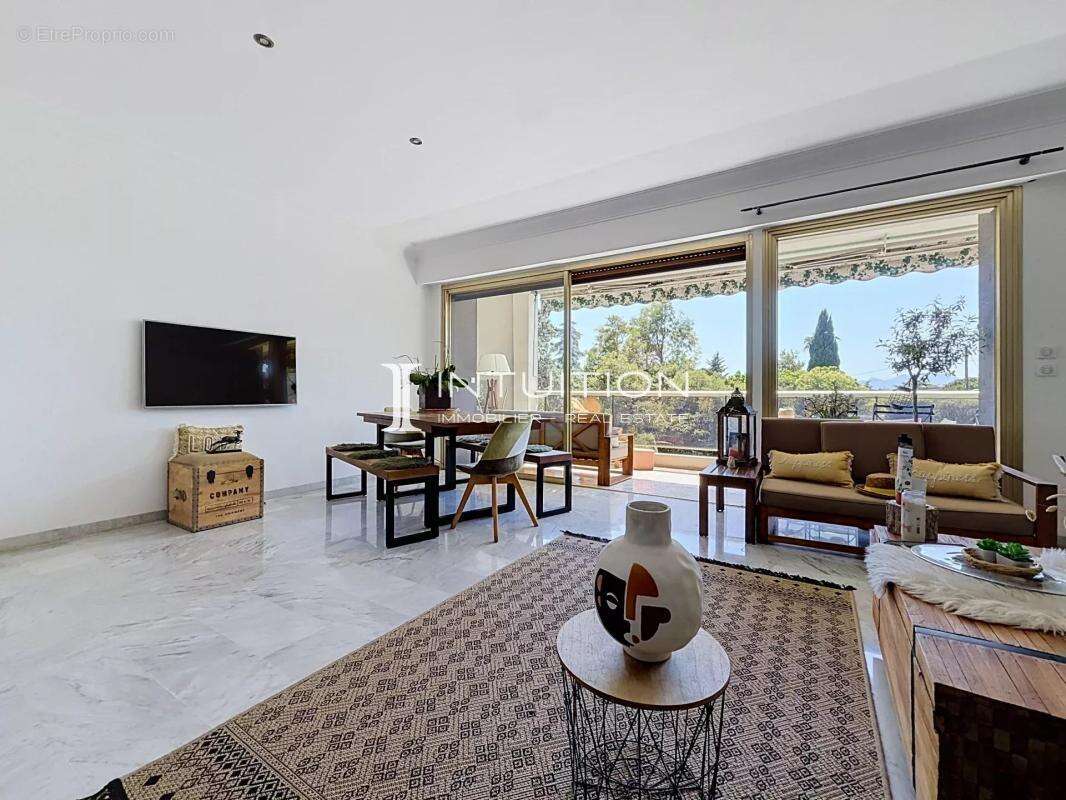 Cannes - Bénéfiat : Appartement 4 pièces traversant avec terrasses - photo 7