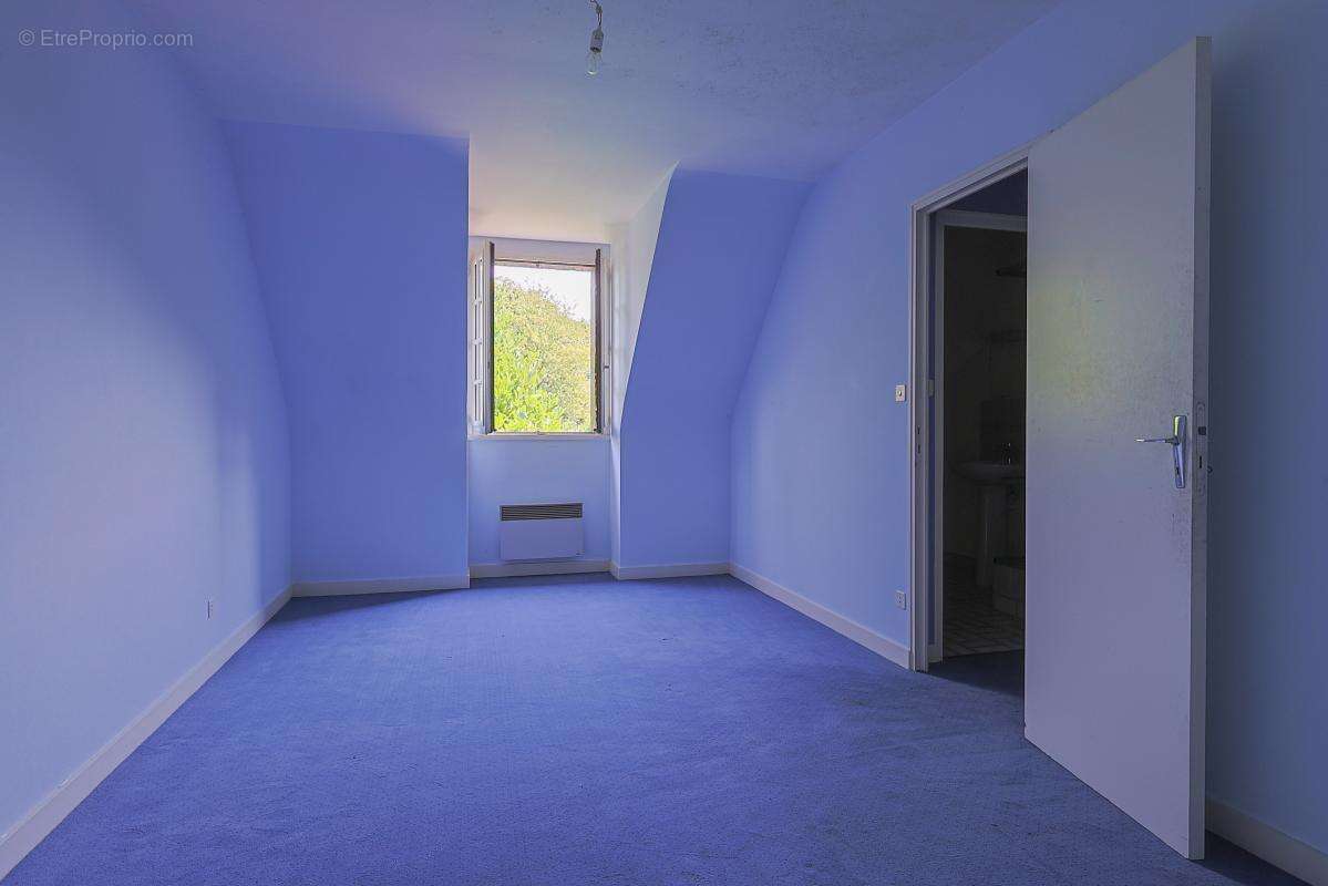 Maison - 107 m² - Isigny-le-Buat (50) - photo 7