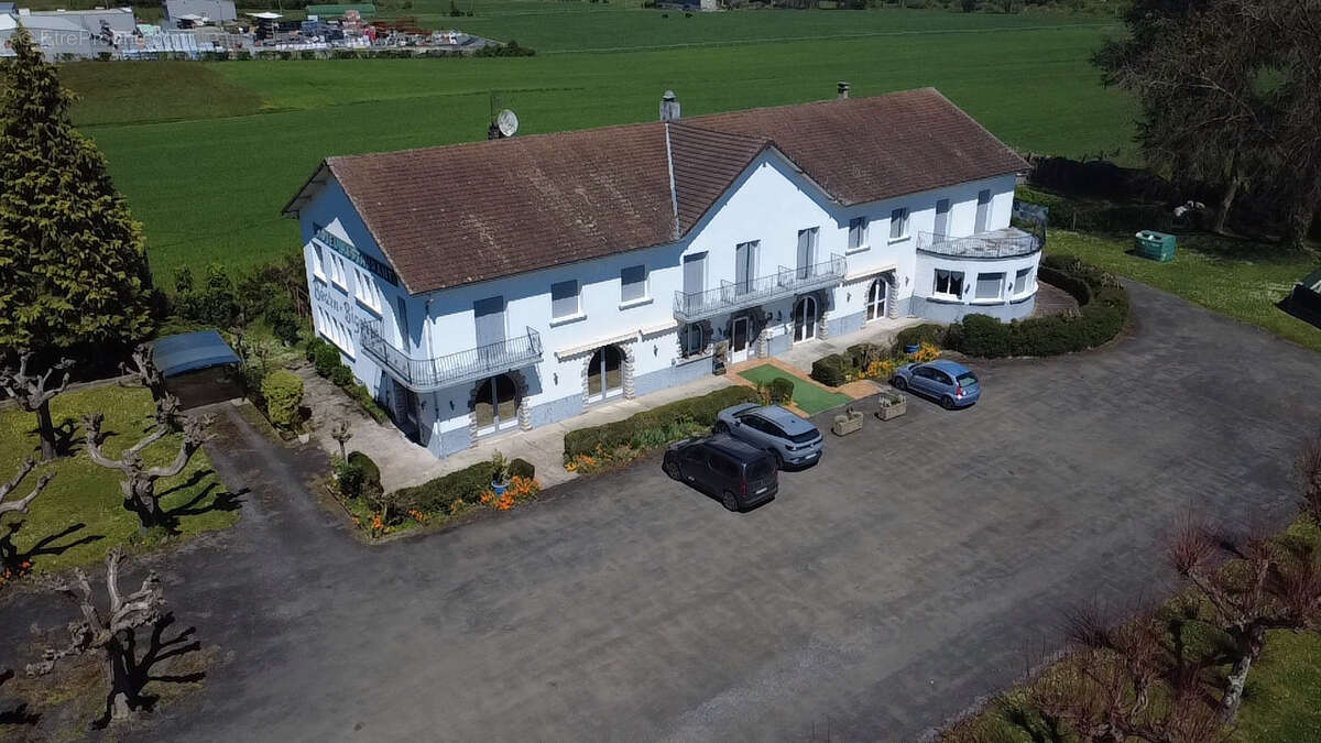 Commerce à LAMARQUE-PONTACQ