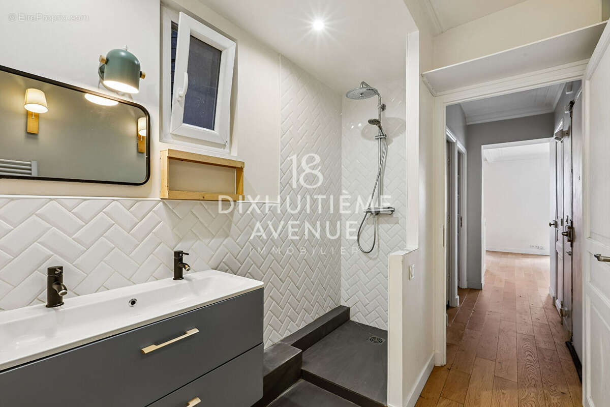 Rue de Clignancourt, 2ème étage, 3 pièces 59m² - photo 9