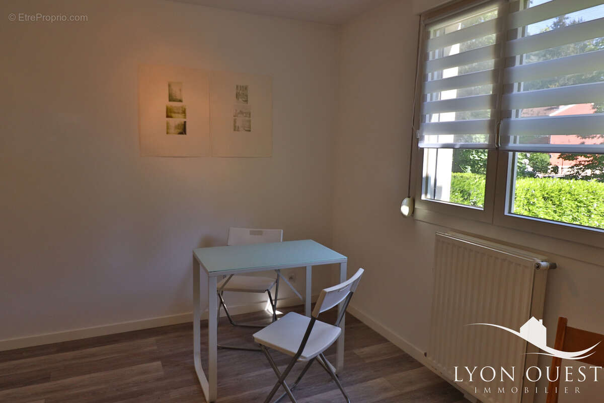 Commerce à CHARBONNIERES-LES-BAINS