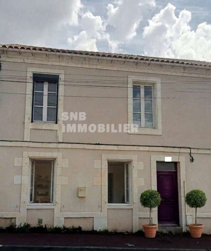 facade 2 - Maison à ANGOULEME