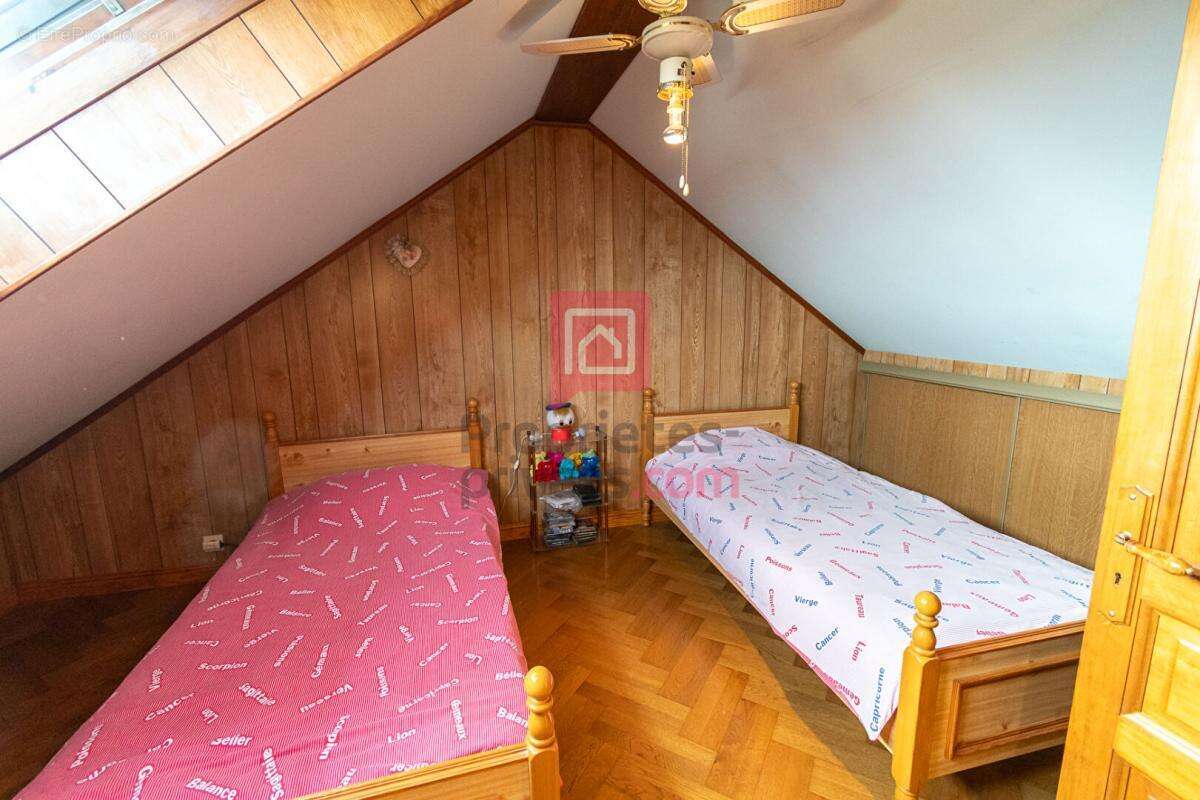 Vend cette maison familiale 4 chambres  88 m² et un jardin de 792 m² Quartier recherché de Saint-Pathus - photo 7