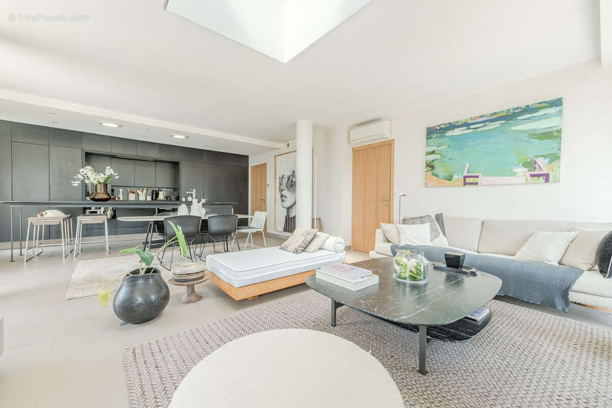 Rare, villa atypique contemporaine, piscine et tennis, à St Raphael Valescure - photo 11