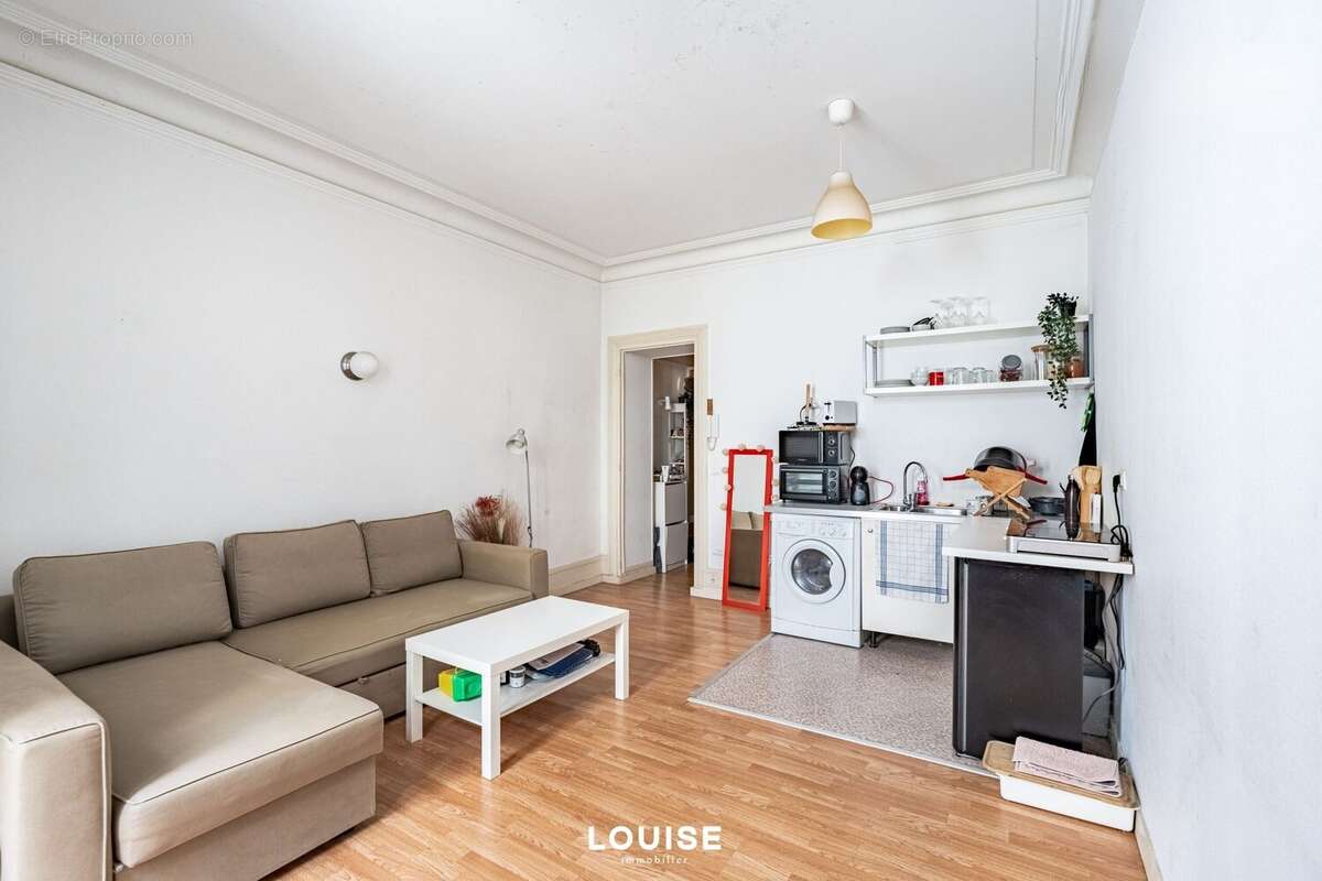 Appartement à PARIS-17E