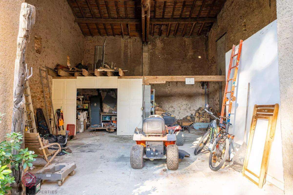 Maison à LABRUGUIERE