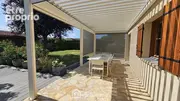 Voici cette belle terrasse de 40 m² avec sa pergola bioclimatique. - Maison à ONCY-SUR-ECOLE