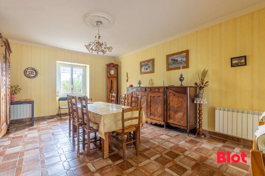 Maison à JANZE