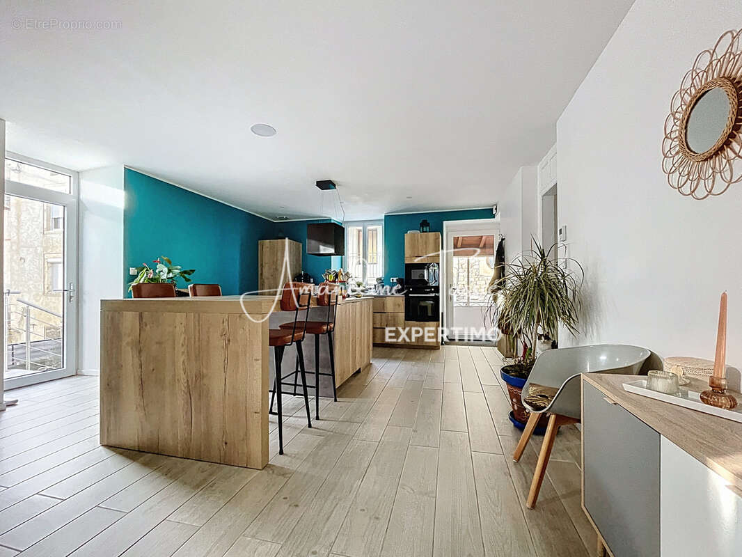 Appartement à COMPEYRE