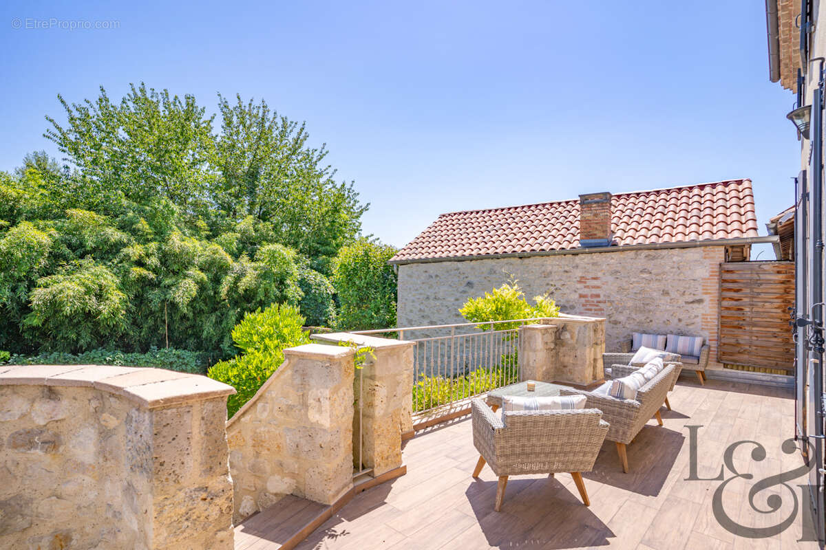 Maison en pierre à vendre à Dausse - photo 2
