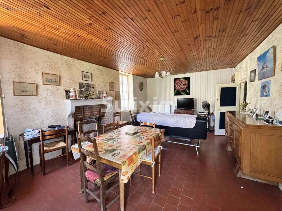 Maison à AVALLON