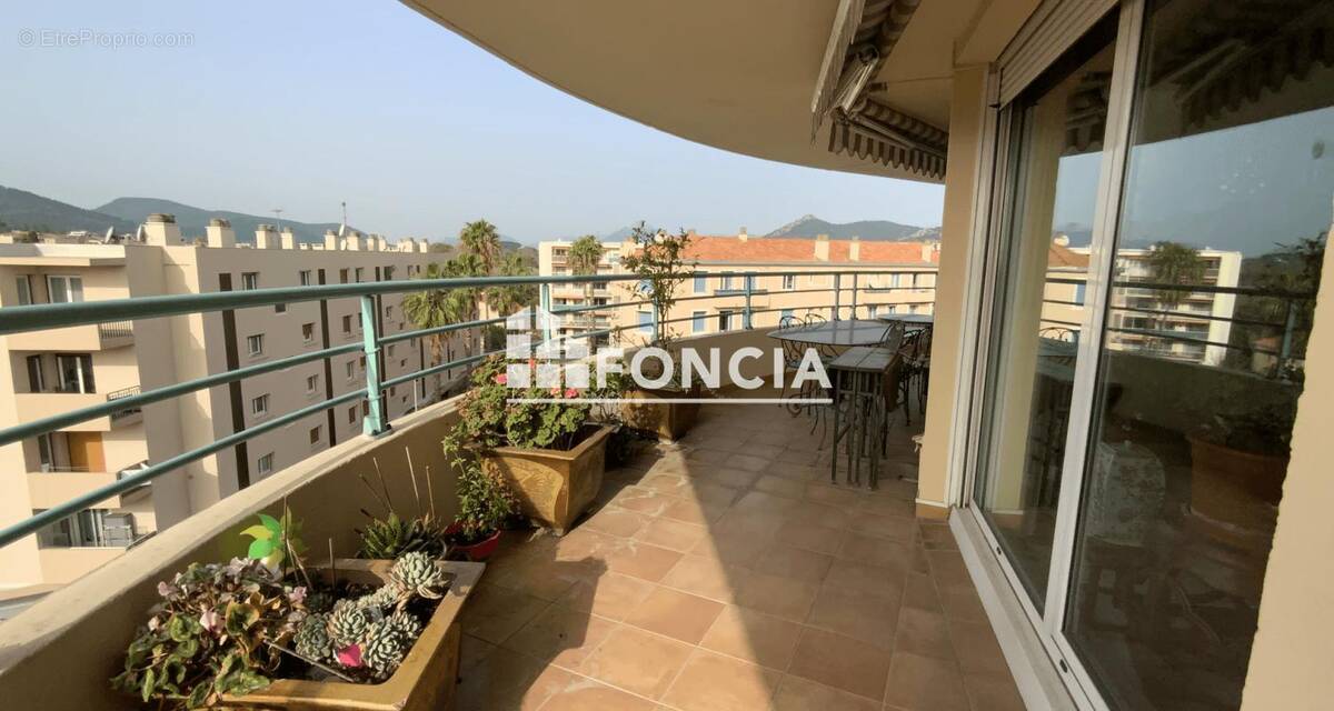 Appartement à HYERES