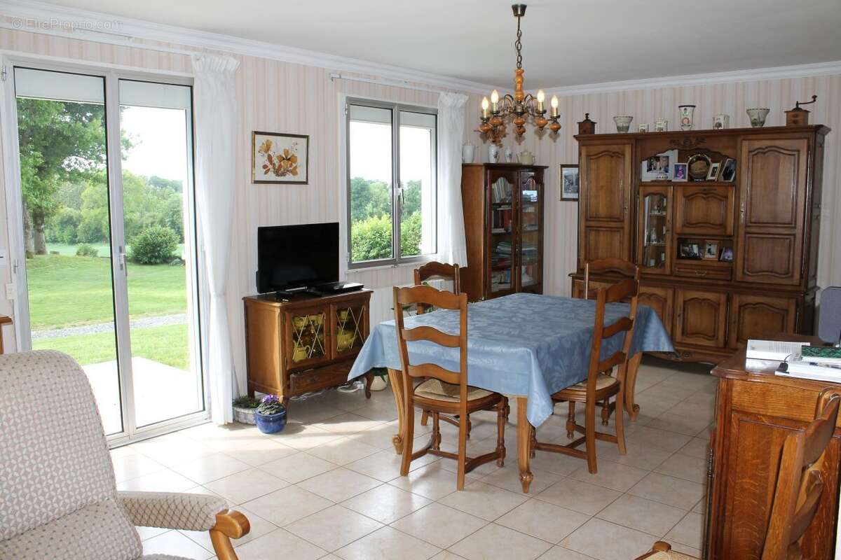 Maison à CORLAY