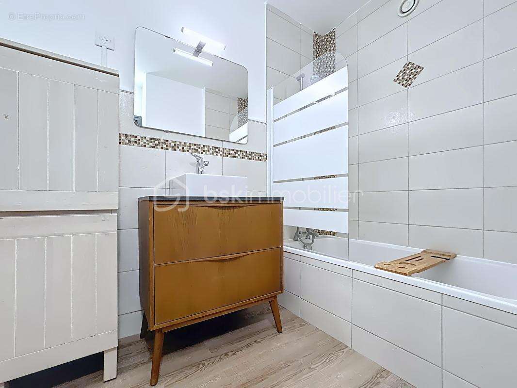 Appartement à FONTAINE