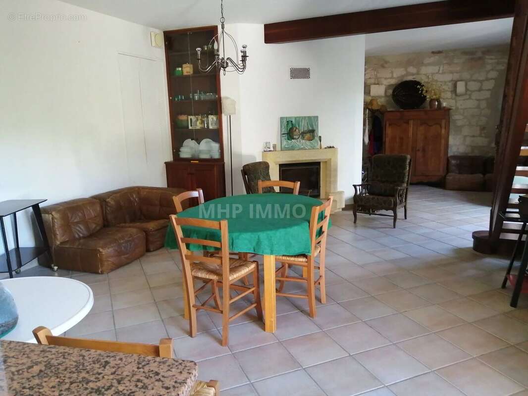 Appartement à CASTELNAU-DE-MONTMIRAL
