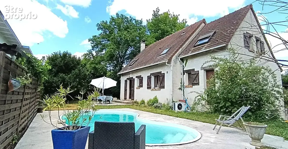 Maison familiale de 8 pièces avec sous sol total ET piscine  chauffée - photo 2