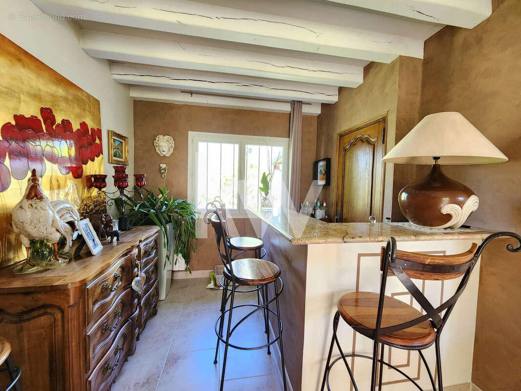 Maison à CHEVILLON-SUR-HUILLARD