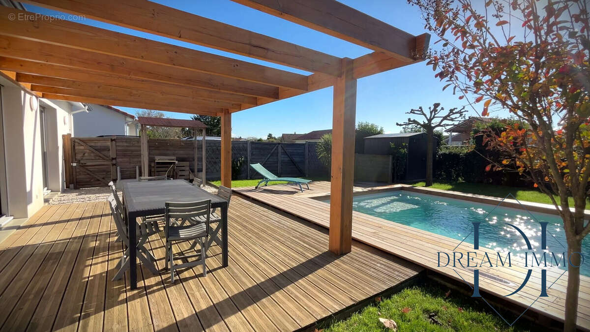 Maison à PORT-DE-LANNE