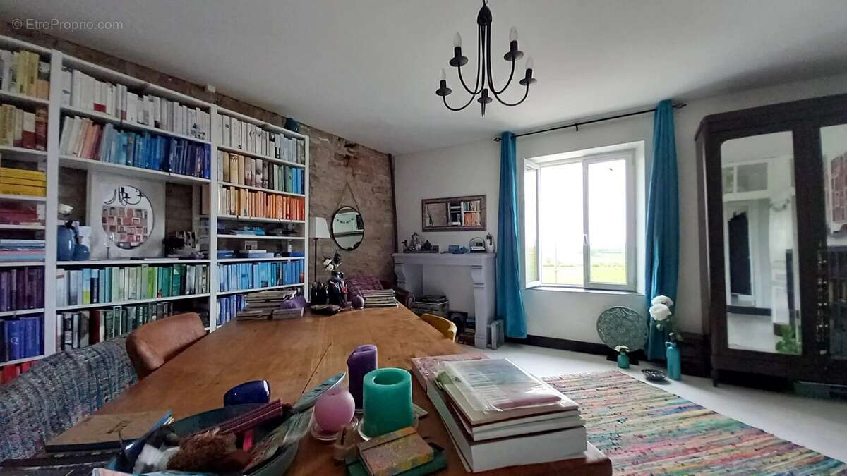 Maison à REGNEVELLE