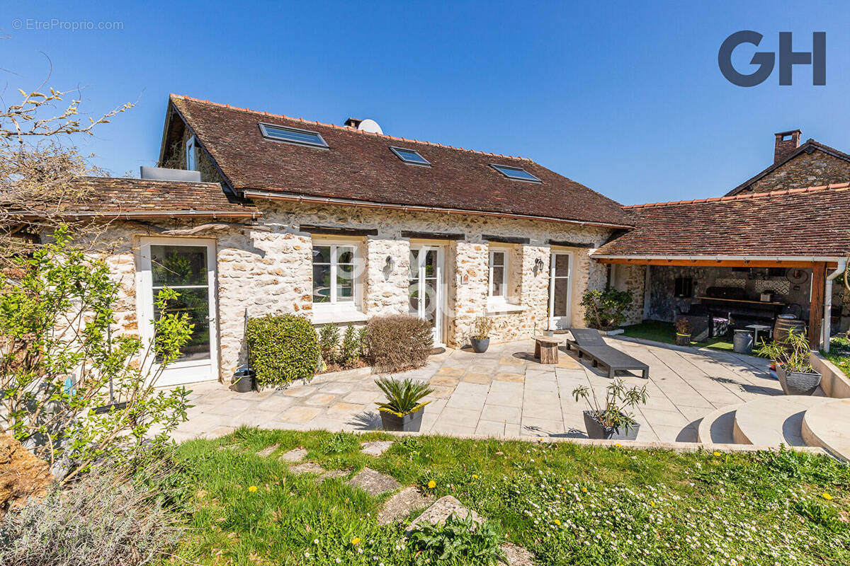 Maison à ETIOLLES