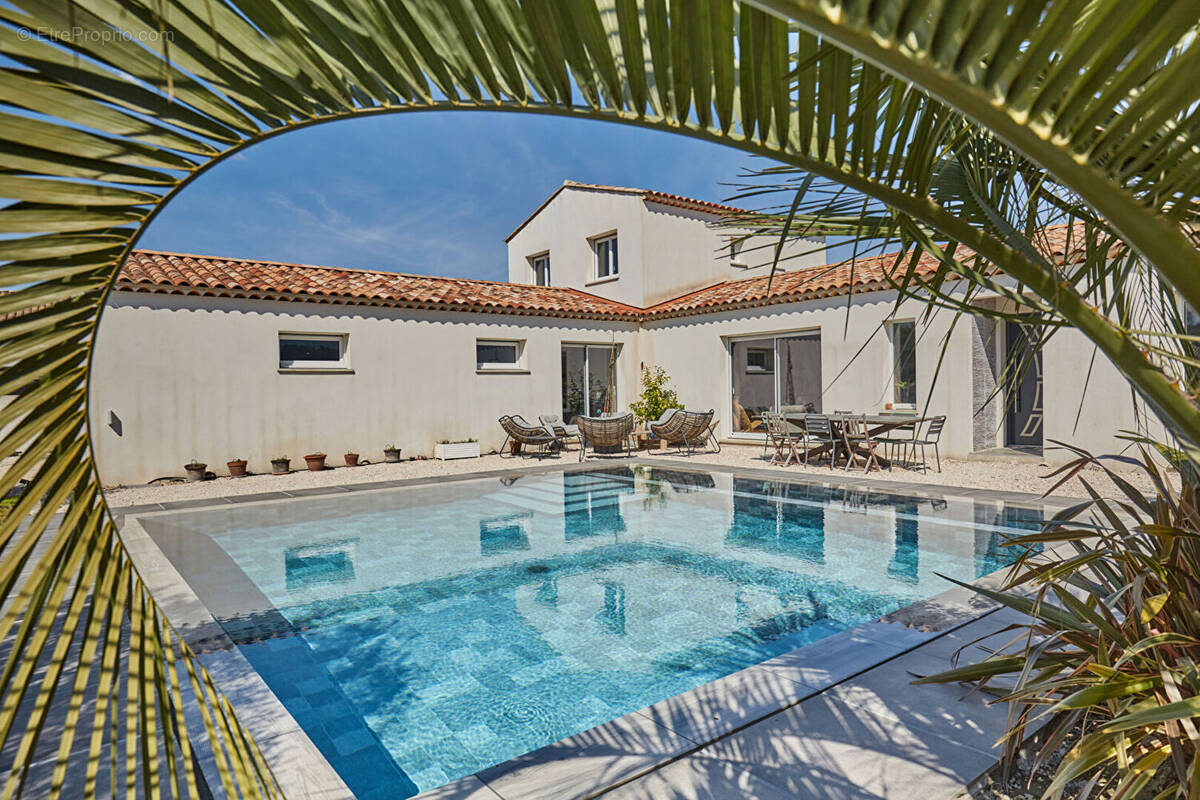 Maison à VERNEGUES