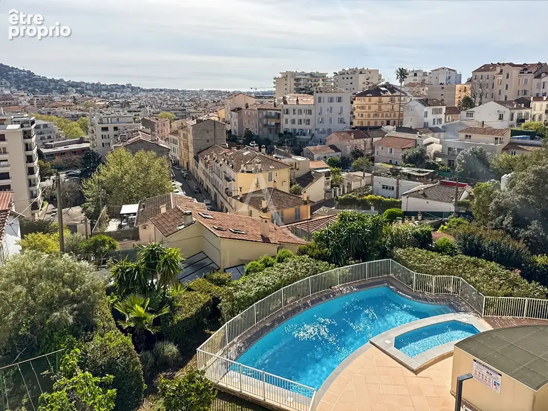 Cannes  VILLA SUR LE TOIT 5 pièces 125m2 +150 m² terrasses - photo 4