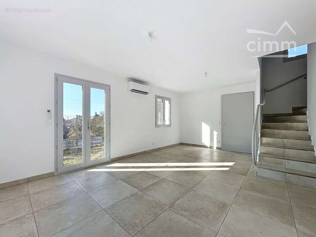 Maison à L'ISLE-SUR-LA-SORGUE