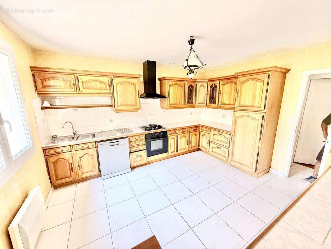 A vendre a saint aignan de grand lieu limite bouaye - maison de 117 m2 - 5 chamres + garage - possibilite de c - photo 3