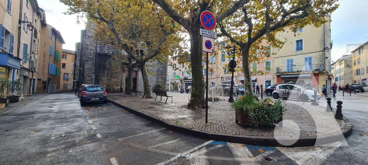 Appartement à LE MUY