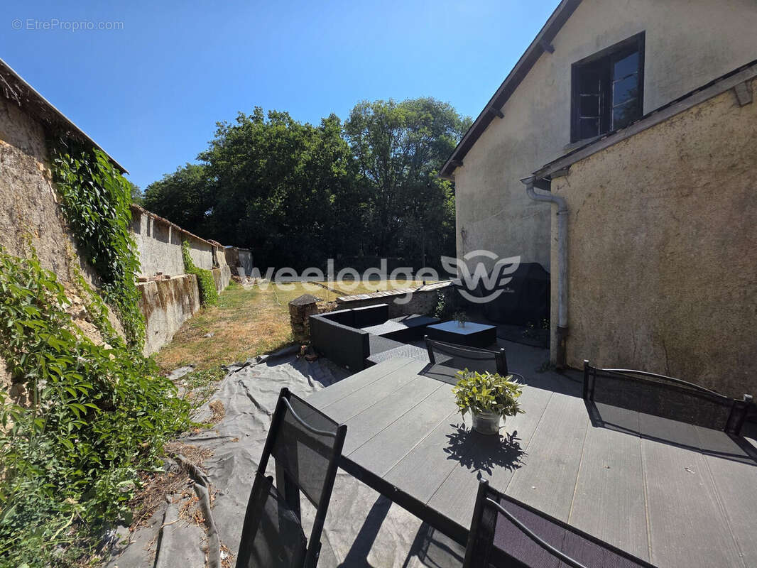 Maison 400 m² à Saint-Prest  - photo 9