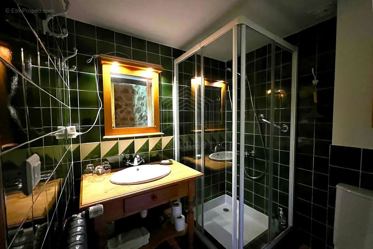 Maison à SAINT-LAURENT-DE-CERDANS