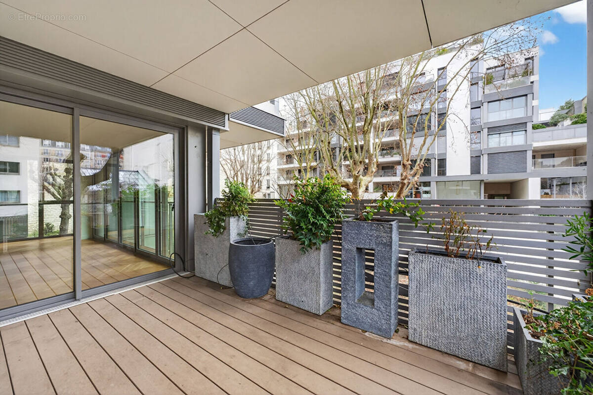 Appartement à PARIS-15E