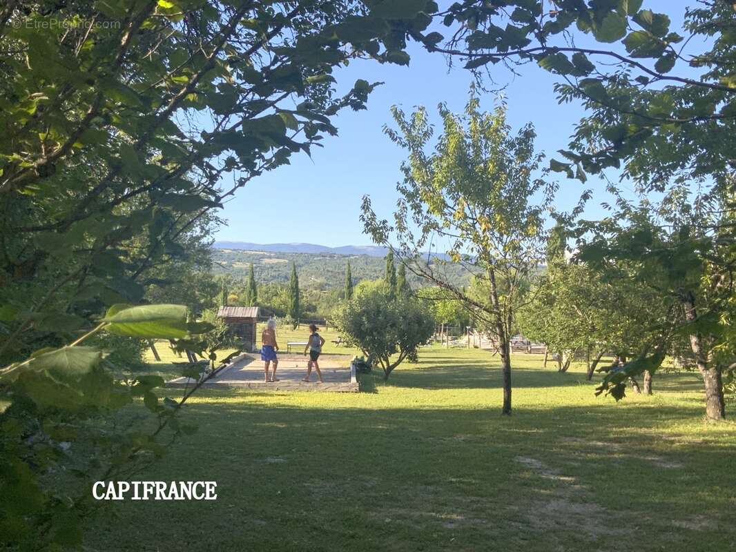 Propriété hébergement/événementiel dans le Luberon, 6,3 ha, 80 couchages, 1090 m2 - photo 9