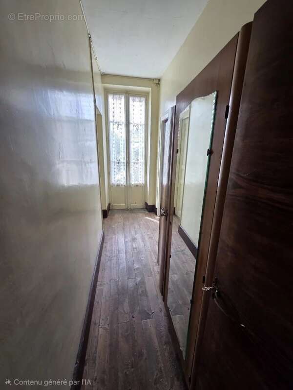 Maison à SAINT-MARTIN-DE-LA-CLUZE