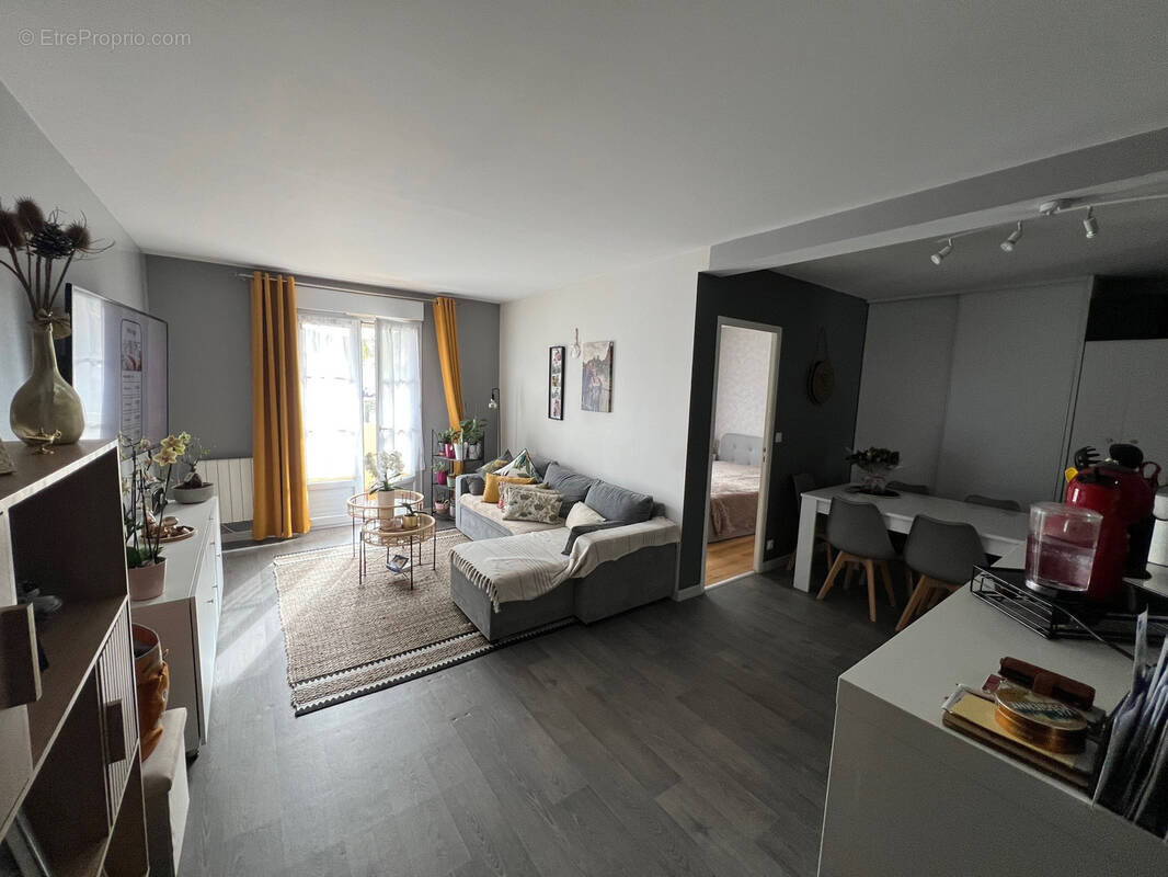 Appartement à PONTAULT-COMBAULT